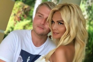 Лопырева сексуально поздравила Баскова с днем рождения