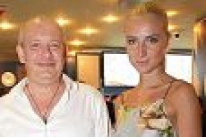 Жена Дмитрия Марьянова попрощалась с ним песней.