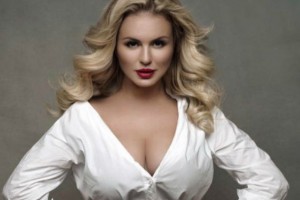 Анна Семенович планирует продавать нижнее белье