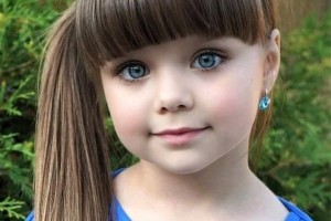 6-летнюю россиянку Анастасию Князеву назвали самой красивой девочкой