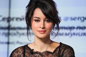 42-летняя звезда Тина Канделаки продемонстрировала шикарную фигуру в сексуальном образе