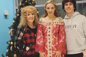 68-летняя Пугачева поразила молодежным нарядом на ледовом шоу Навки