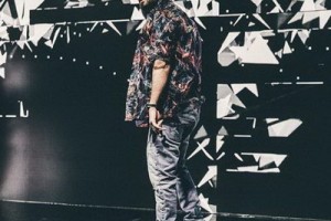 Мот вернулся к хип-хопу с самураями и тарелкой "Муз-ТВ" (Видео)