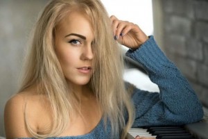 Alyosha возглавила хит-парады