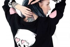 Фейс выпустил одежду для преданных поклонников