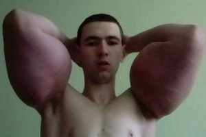 "Синтоловый качок" поздравил девушек с Днем всех влюбленных