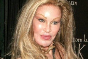 «Женщина-кошка» Джоселин Вилденстейн развеяла слухи о своих пластических операциях