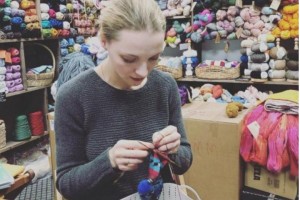 Екатерина Вилкова удивила поклонников своим увлечением вязанием