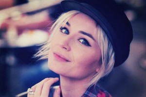 Полина Гагарина чуть не утонула в ледяном океане в Португалии