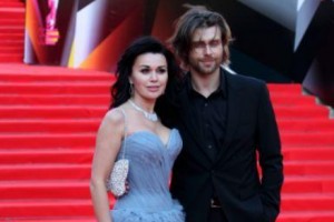 "Звездная пара": Анастасия Заворотнюк и Петр Чернышев покорили поклонников танцем