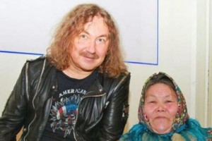 Поклонница Игоря Николаева из Салехрада хотела попасть на концерт и преодолела 200 километров на снегоходе
