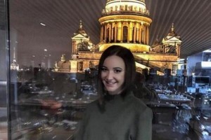 Ольга Бузова помогает жителям Петербурга в сборе мусора