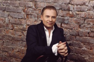 Александр Добронравов сказал, что его любимый исполнитель - Филипп Киркоров