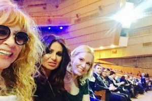 «Шикарная Алуся»: Пугачева очаровывает фанатов новыми фото