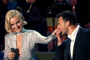 ๑۩۩๑ Эмин и Полина Гагарина остановили время «В невесомости» !!!*๑۩۩๑