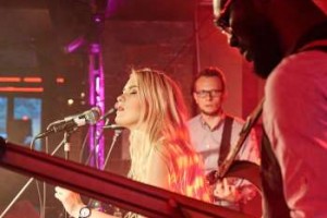 Somewhere Music Session: живая музыка в Hidden Bar