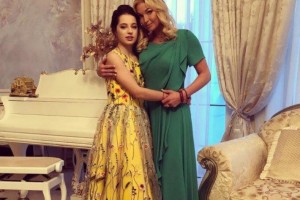 Поклонники назвали Анастасию Волочкову с наследницей Ариадной “диснеевскими принцессами”
