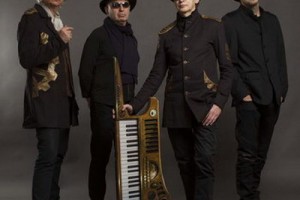 Музыканты «Пикника» вернулись домой после аварии