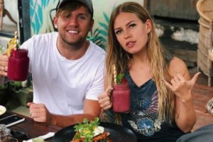 Дакота и Соколовский показали сексуальную бабушку с внучкой