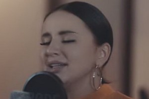 Миша Марвин и Анна Асти спели «С ней» под фортепиано (Видео)