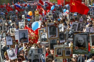 Знаменитости запустили акцию «Бессмертный полк» в Сети