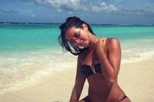 Нюша опубликовала беременное фото на пляже