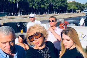 Елена Воробей привезла в Россию дочку, перенесшую сложную операцию
