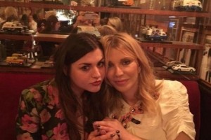 Скандал: Кортни Лав обвинили в покушении на убийство!