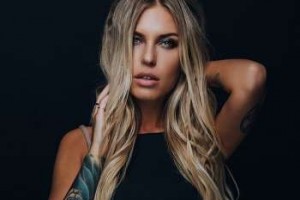 Rita Dakota рассказала о послеродовой депрессии в новой откровенной песне «Нежность»