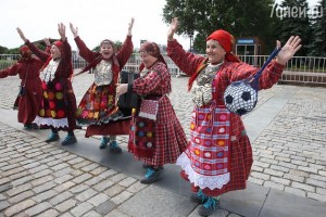 «Бурановские бабушки» сыграли в футбол