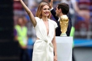 Водянова станцевала зажигательный танец для панамских болельщиков