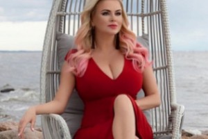 Семенович, сравнившая свой бюст с мячами, разозлила россиян откровенной пошлостью