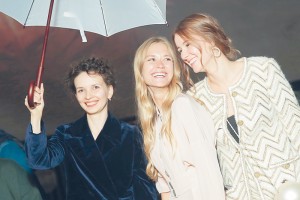 ЗВЕЗДЫ ВЫМОКЛИ НА КИНОПРЕМЬЕРЕ