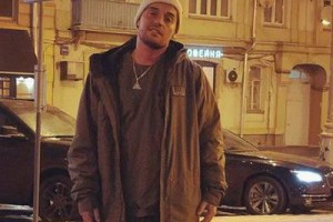 Гуф остановил время, чтобы раздать окружающим денег