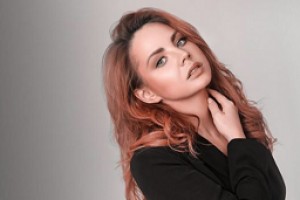 Перед уходом в творческий отпуск МакSим презентовала клип «Здесь и сейчас» (видео)