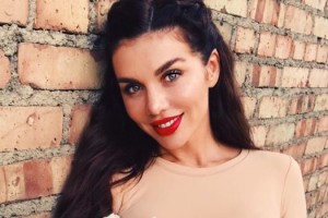 Анна Седокова опубликовала пляжное фото из Сен-Тропе