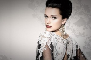 Певица Слава опубликовала пикантное фото в сценическом костюме