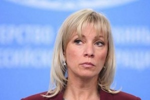 Мария Захарова со Стивеном Сигалом раскурила «сигару мира»
