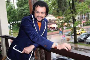 В Геленджике фанатка упала перед Филиппом Киркоровым на колени