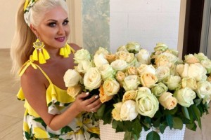 КАТЯ БУЖИНСКАЯ ПРАЗДНУЕТ РОСКОШНЫЙ ДЕНЬ РОЖДЕНИЯ В ЖАРКОЙ ГРЕЦИИ