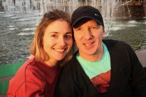 Солист группы «Братья Грим» женился на молодой возлюбленной