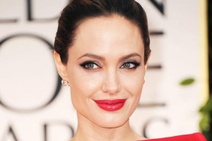 Анджелина Джоли наняла знаменитого имиджмейкера, чтобы восстановить репутацию