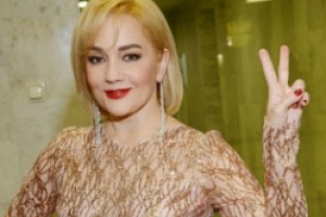 Буланова украсила собой клип Монеточки