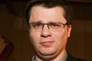 Невероятное сходство: Гарик Харламов показал своего двойника