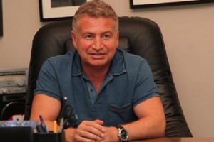 Леонид Агутин прокомментировал свой роман с молодой певицей