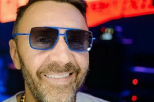 Сергей Шнуров придет на Первый канал «Сегодня вечером» (Видео)