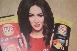 Из магазина «Пятерочка» в Питере украли картонную Ольгу Бузову
