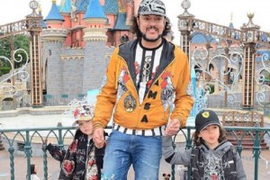 Ожидающая тройню любовница Киркорова еле шевелится