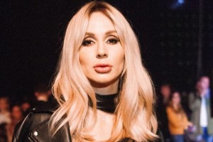 Лобода с глубоким декольте нашумела в Германии
