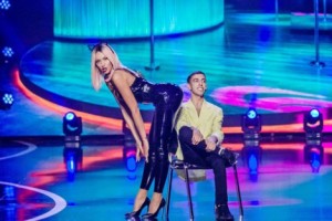 Оля Полякова примерила образ женщины-кошки